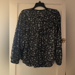 Old navy blouse size XL